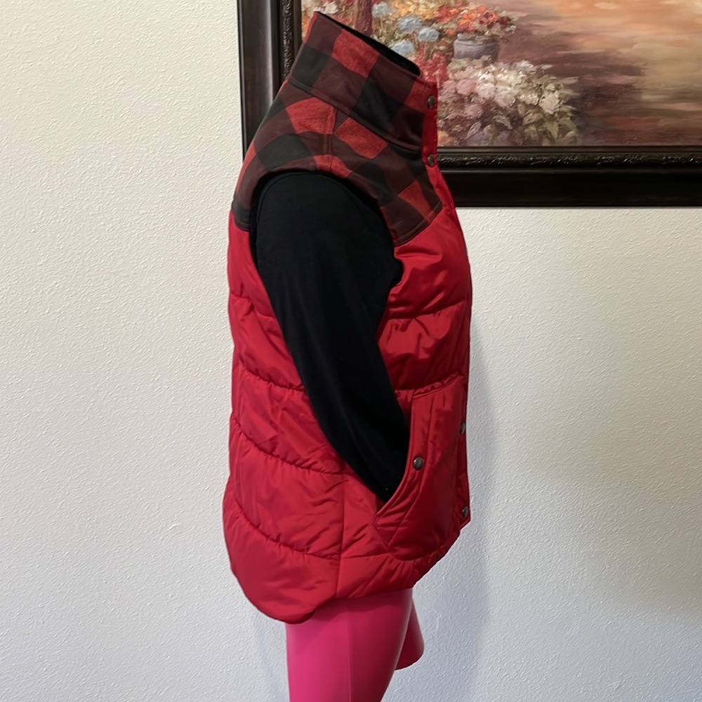 Eddie Bauer Red Black Buffalo Checkered Quilted Puffer Vest Size Medium Pockets - Picture 4 of 15